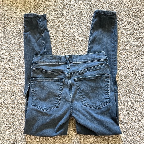 Free People Women's Black Skinny Jeans with Distressed Knee sz 25 - Picture 9 of 10